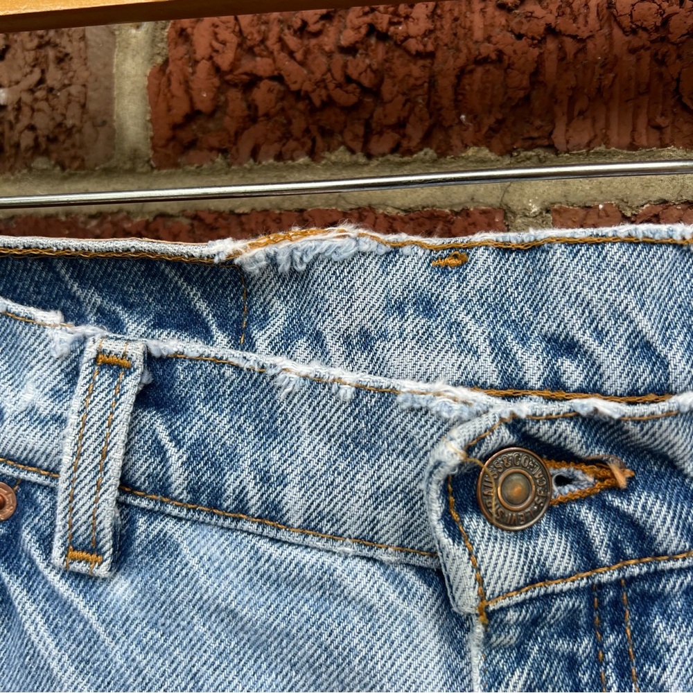 Levi’s Light Blue Distressed Vintage High Waisted Straight Fit Jeans - Picture 4 of 6